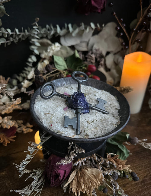 Crossed Key Charms