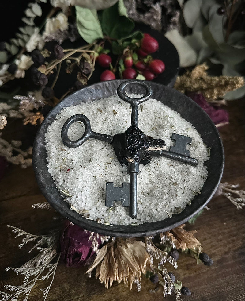Crossed Key Charms